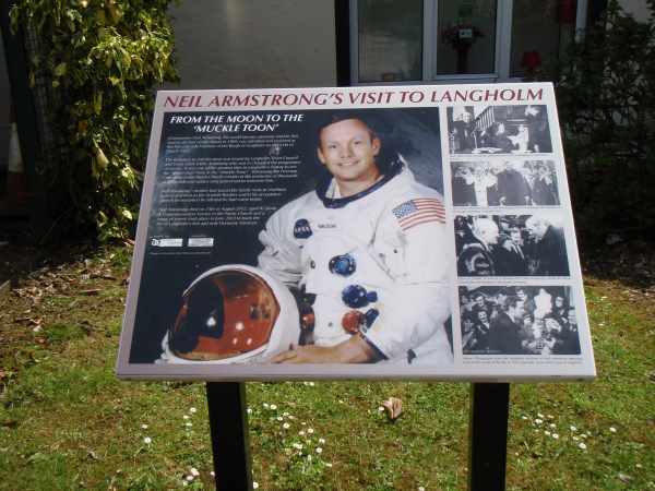 Neil Armstrong, Lamgholm